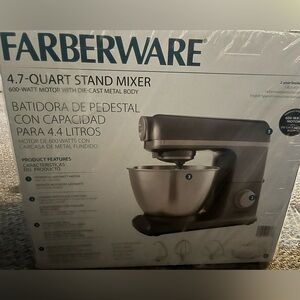 4.7 Quart stand mixer